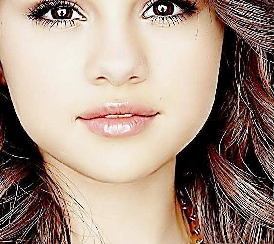 modificate - poze rare selena gomez 2