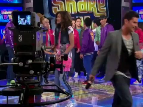Shake_It_Up_-_Best_Friends_-_Disney_Channel_Official 104