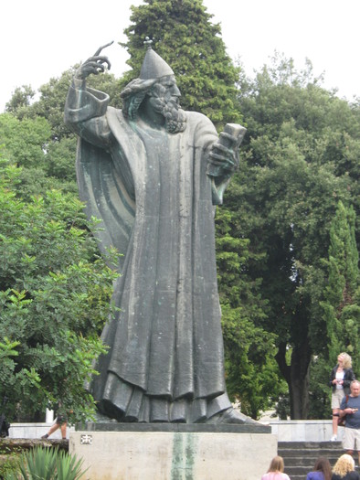 Split - episcopul Grigorie din Nin (Ivan Mestrovic)