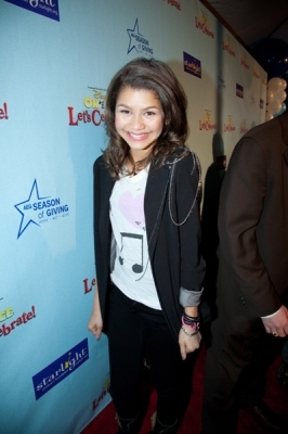 normal_3~8 - 0 Zendaya Coleman 0