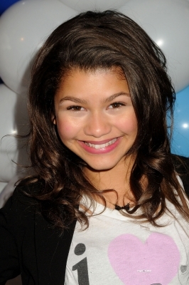 normal_3~9 - 0 Zendaya Coleman 0