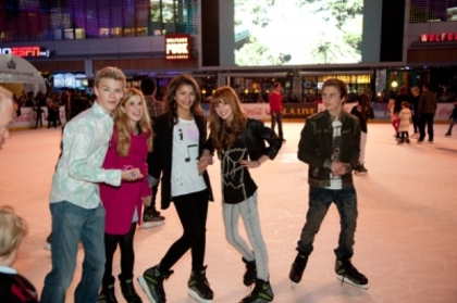 normal_10~5 - 0 Zendaya Coleman 0
