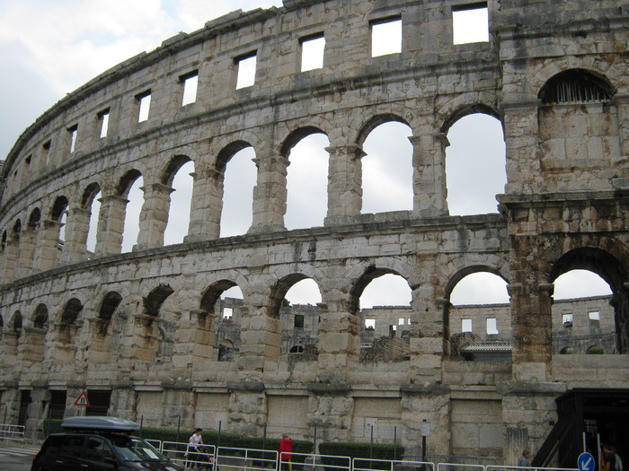Pola - amfiteatrul roman