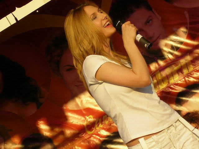 22836853_ESCEWVGGL - adela popescu