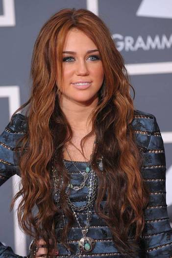 Miley Cyrus - MILEY CYRUS LA 52ND ANNUAL GRAMMY AWARDS 2010
