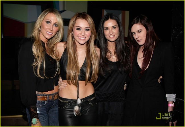 poze1_bestmusic_roCAAVJ7RC