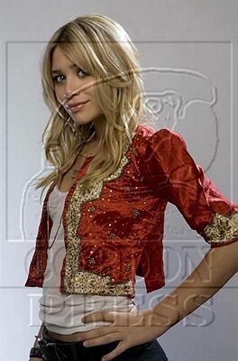 Ashley Olsen (22)
