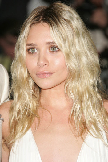 Ashley Olsen (62)