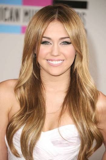 Miley Cyrus - MILEY CYRUS LA AMERICAN MUSIC AWARDS 2010