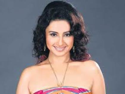 images (22) - Divya Dutta