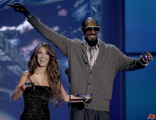 anahi-snoop-dogg-2009-10-15-22-41-13