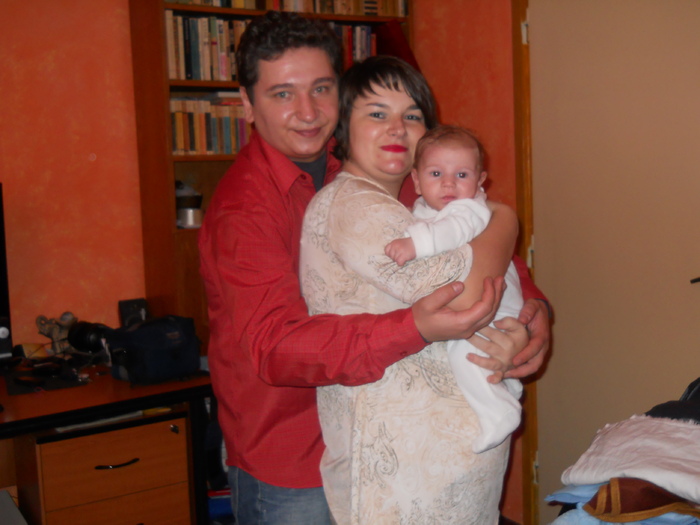 SEARA DE CRACIUN 2010; Familia intregita fericita;
