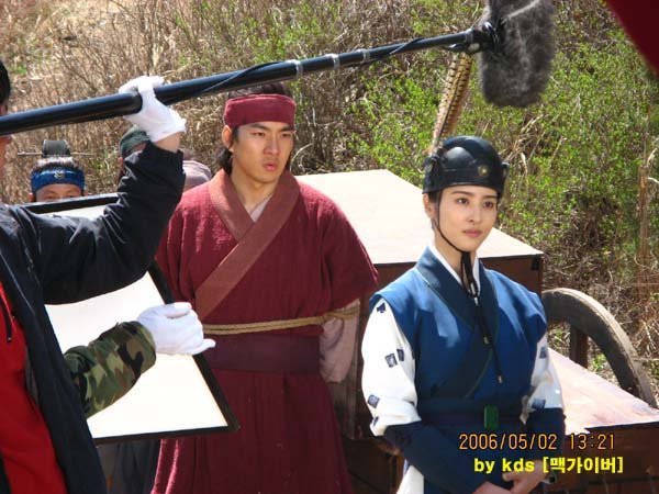 6329_106215708698_654448698_2002199_6469619_n - q---jumong_soseono---q