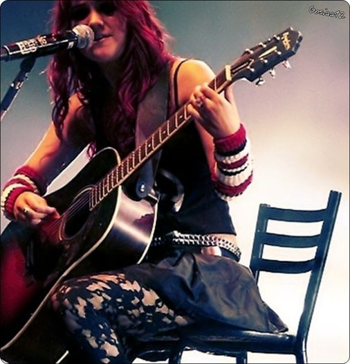 0077095981 - Dulce Maria glitery