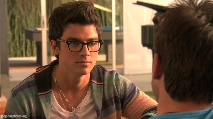 JONAS-LA-ep-3-Screencap-joe-jonas-13892489-1280-720