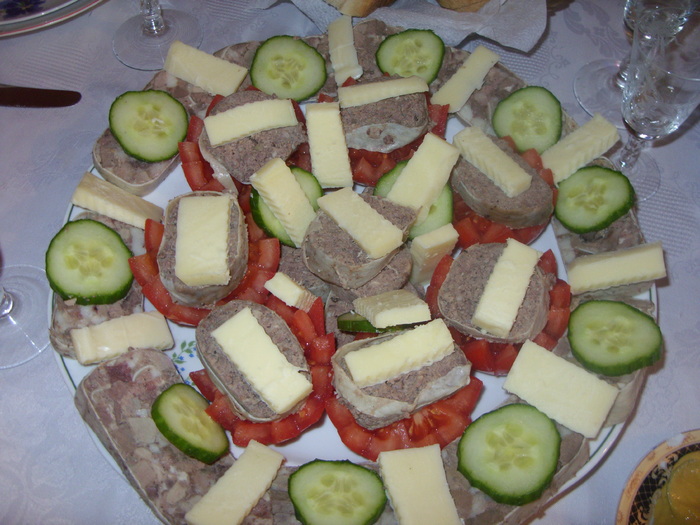 ...platou de craciun(lebar,toba,branza) - CATE CEVA DIN BUCATARIA MEA