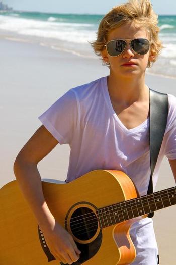 cody-simpson-cody-simpson-10026003-500-749