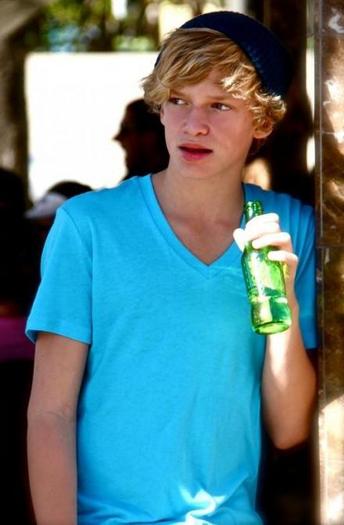 Cody-Simpson-tight-blue-tee
