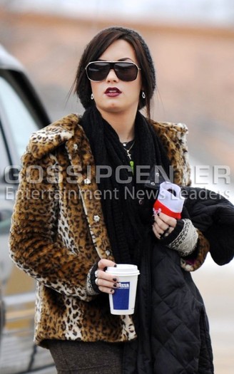 demi-lovato-122510-26_0