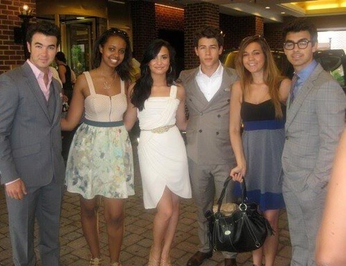 tumblr_le6cmuCRva1qaancfo1_500