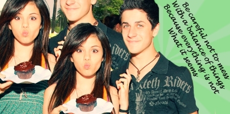 Selena-selena-gomez-672113_450_224