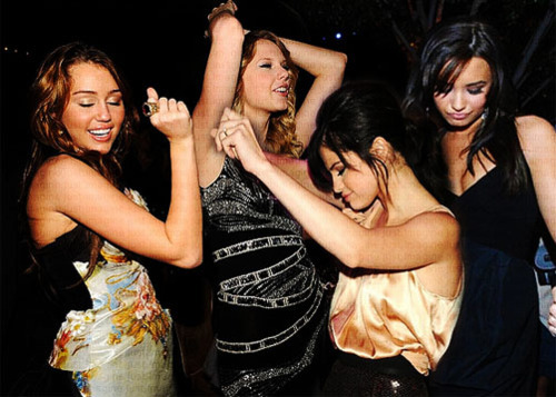 tumblr_lds6i9ut691qbl89wo1_500