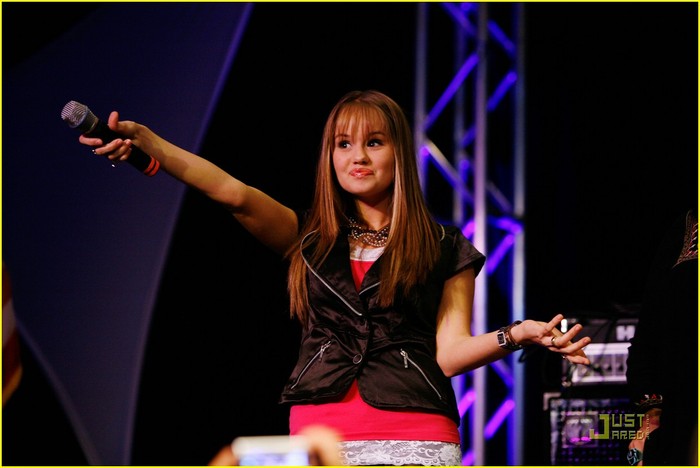 2dbl4i8 - Debby Ryan