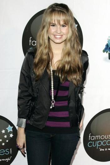 2zq8yop - Debby Ryan