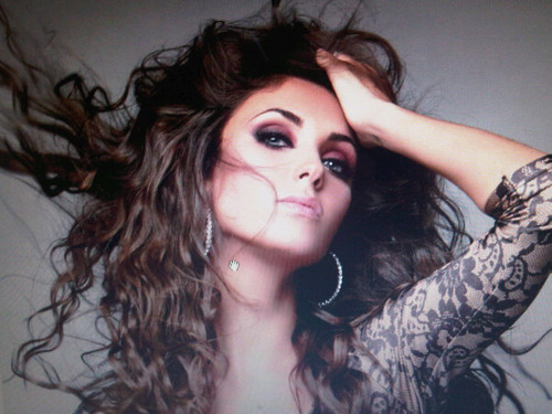 Anahi-Twitter