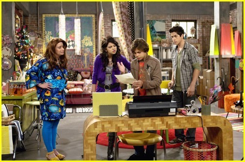 25453527_DYNHAPAHH - selena gomez
