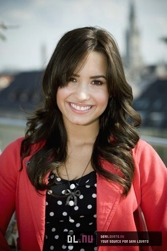 27635385_BXZLWGKNT - demy lovato