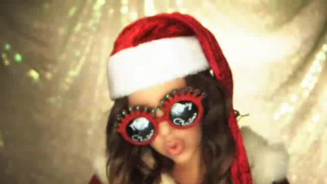 A Miley Cyrus Christmas 014