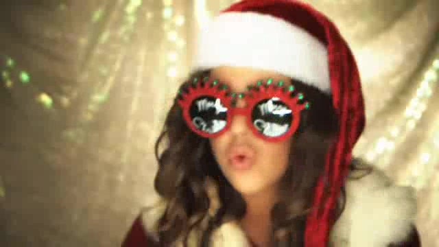 A Miley Cyrus Christmas 017