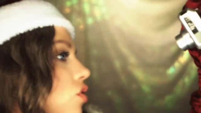 A Miley Cyrus Christmas 024