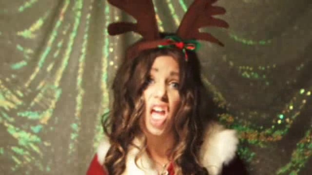 A Miley Cyrus Christmas 033