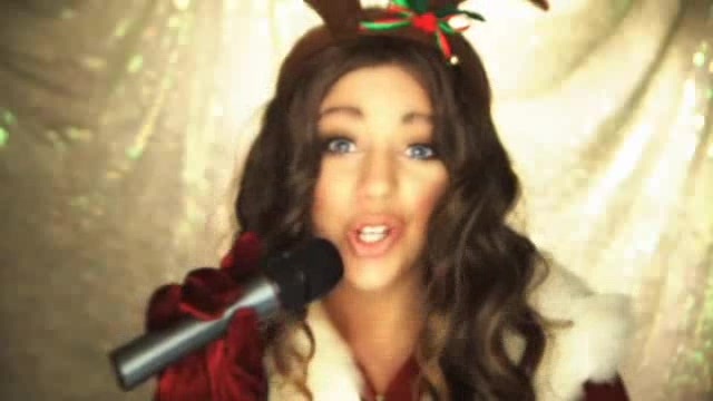 A Miley Cyrus Christmas 054