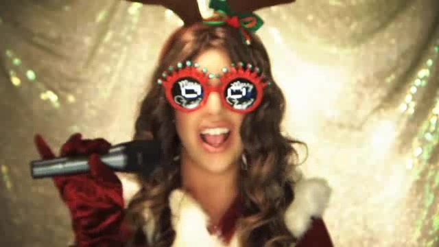 A Miley Cyrus Christmas 094