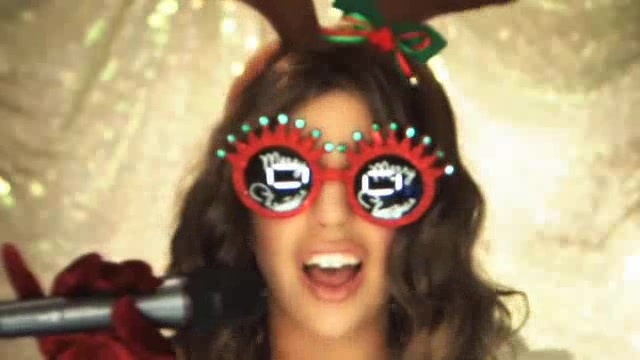 A Miley Cyrus Christmas 096