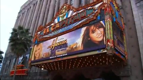 Hannah Montana- The Movie Premiere 020 - 0 Screencaptures  By  Me  with  Miley  Cyrus  Or  Hannah  Montana  - HMF  Premiere At Hollywood