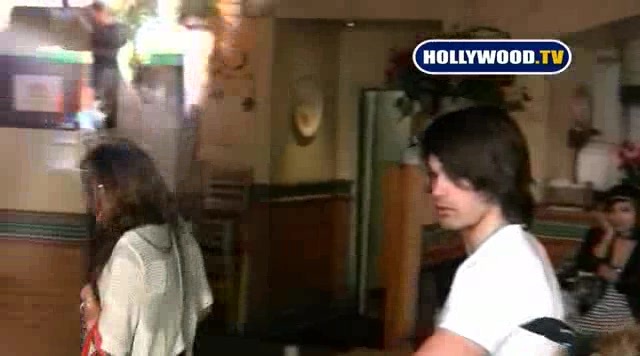 Miley Cyrus Sign Autographs For Fans At Market City. 071 - 0 Screencaptures  By  Me  - Miley Singinin Autographs  At  LAMarket