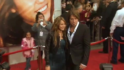 Hannah Montana- The Movie Premiere 290 - 0 Screencaptures  By  Me  with  Miley  Cyrus  Or  Hannah  Montana  - HMF  Premiere At Hollywood