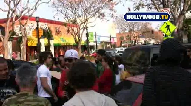 Miley Cyrus Sign Autographs For Fans At Market City. 185