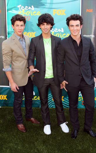 jonas-brothers-