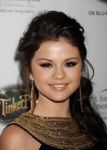 Selena Gomez - SELENA GOMEZ LA 5TH ANNUAL RUNWAY FOR LIFE