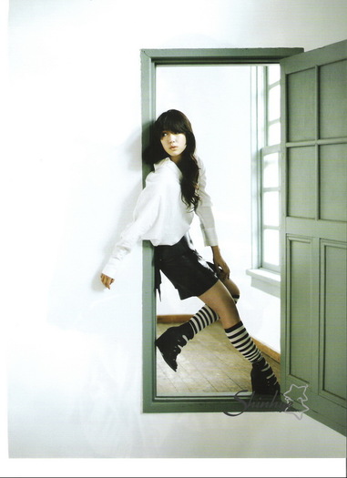 ellemagart03 - Park Shin Hye