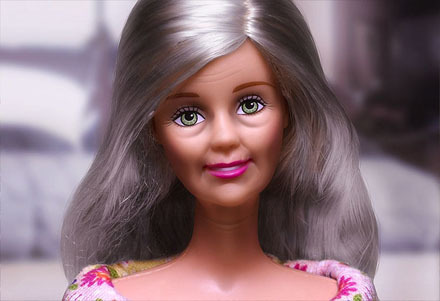 papusa barbie batrana - Papusi Barbie