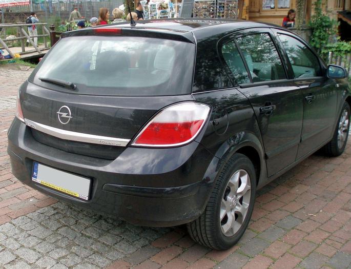 Opel_Astra_1.6_twinport_hatchback3