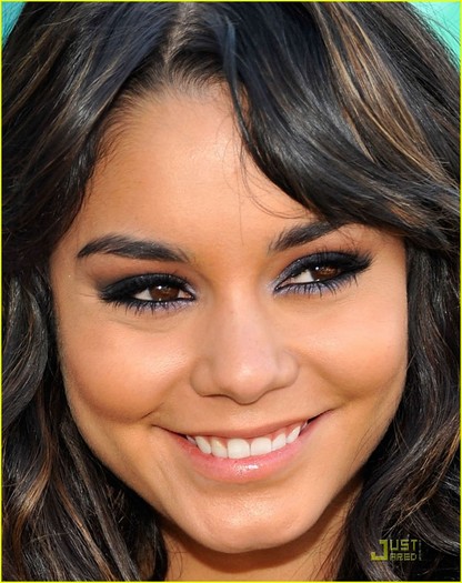 vanessa-hudgens-teen-choice-awards-2009-02