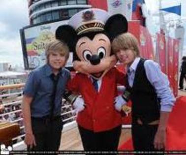 images (9) - zack si cody