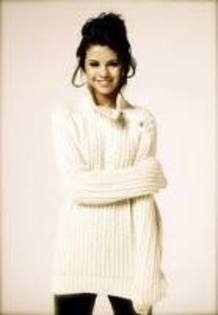 imagesCATBCTPT - poze rare su selena gomez